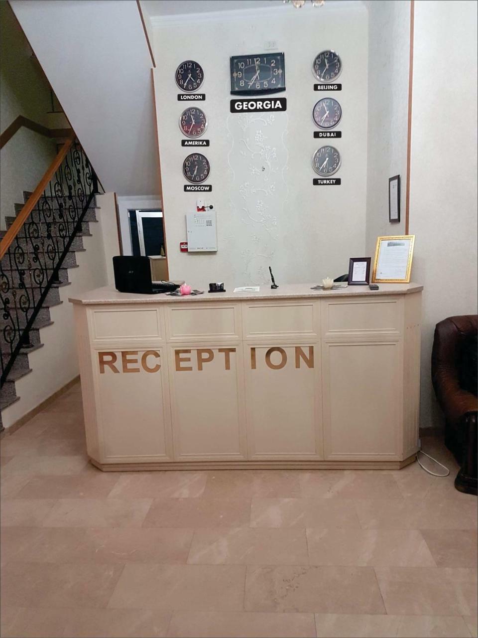 Hotel Leader Тбилиси Екстериор снимка