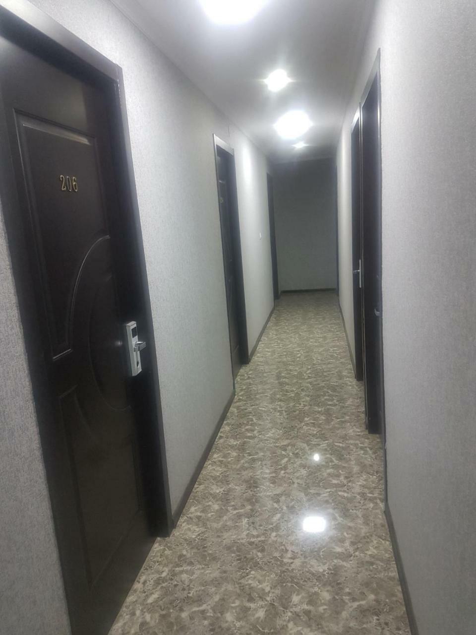 Hotel Leader Тбилиси Екстериор снимка