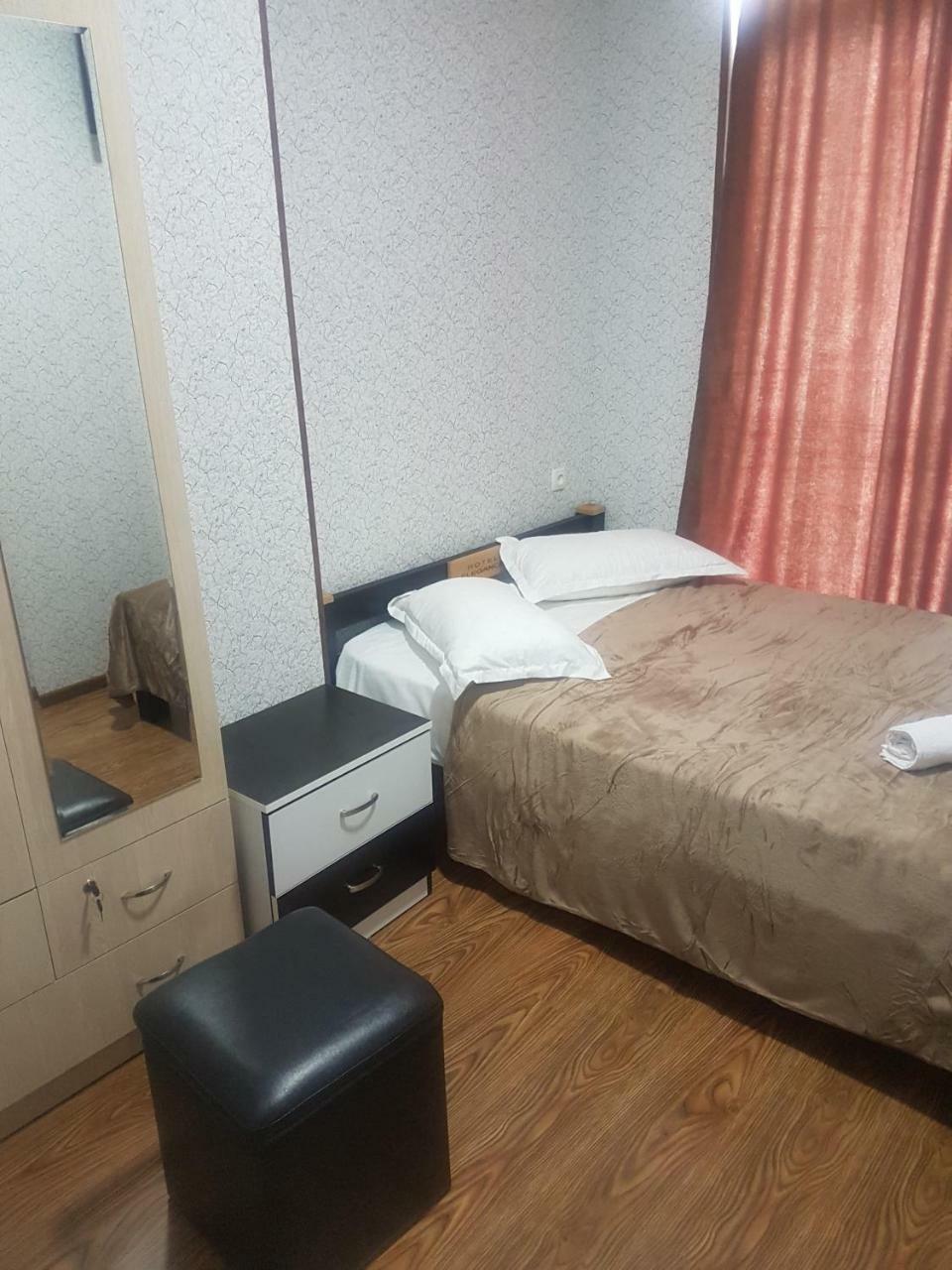 Hotel Leader Тбилиси Екстериор снимка