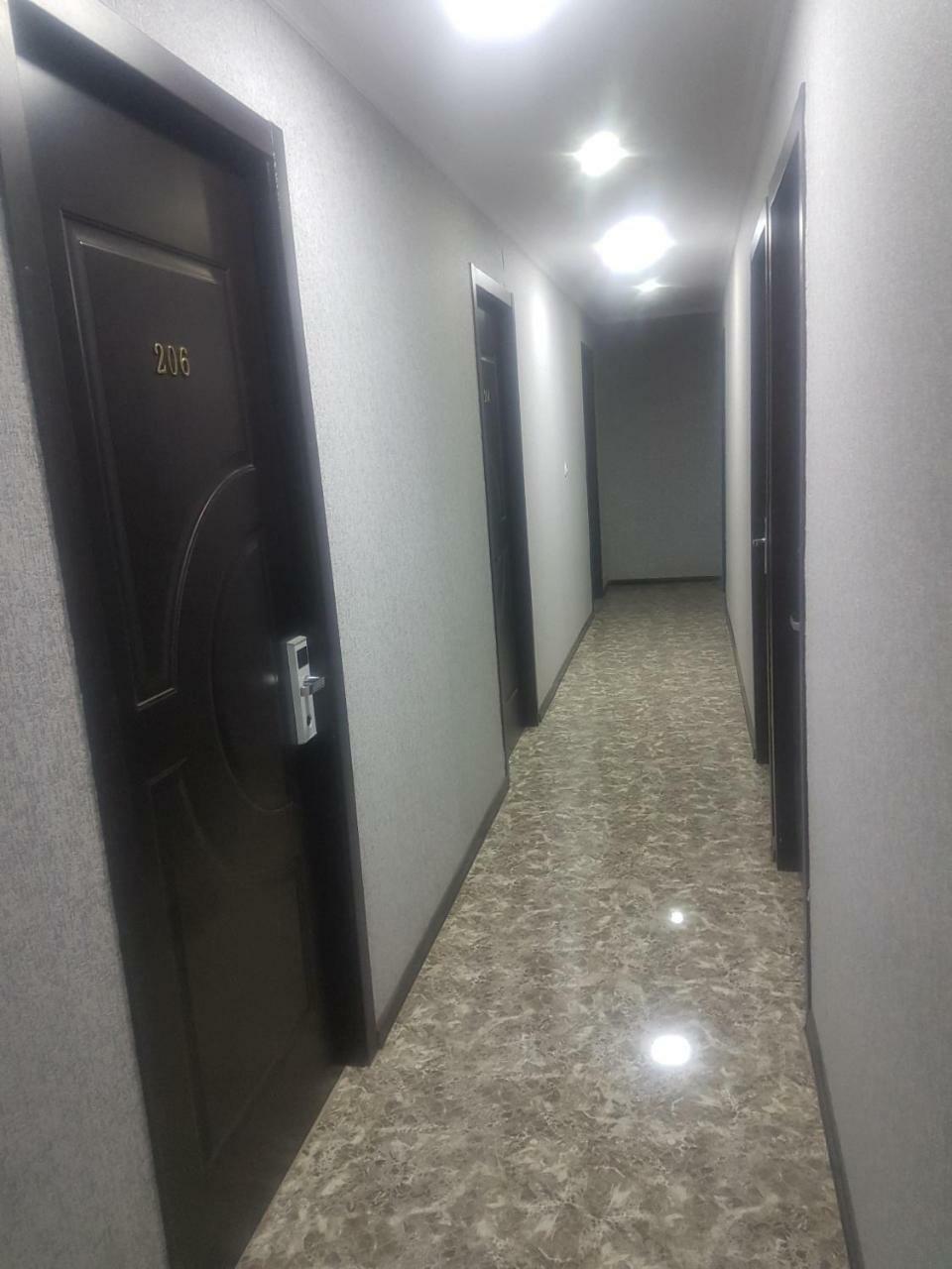 Hotel Leader Тбилиси Екстериор снимка