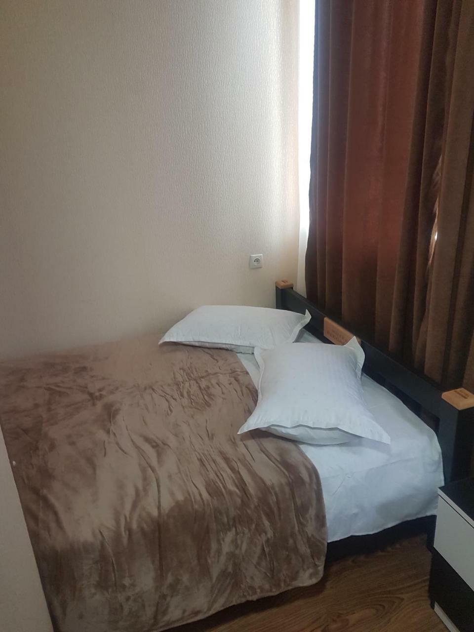 Hotel Leader Тбилиси Екстериор снимка