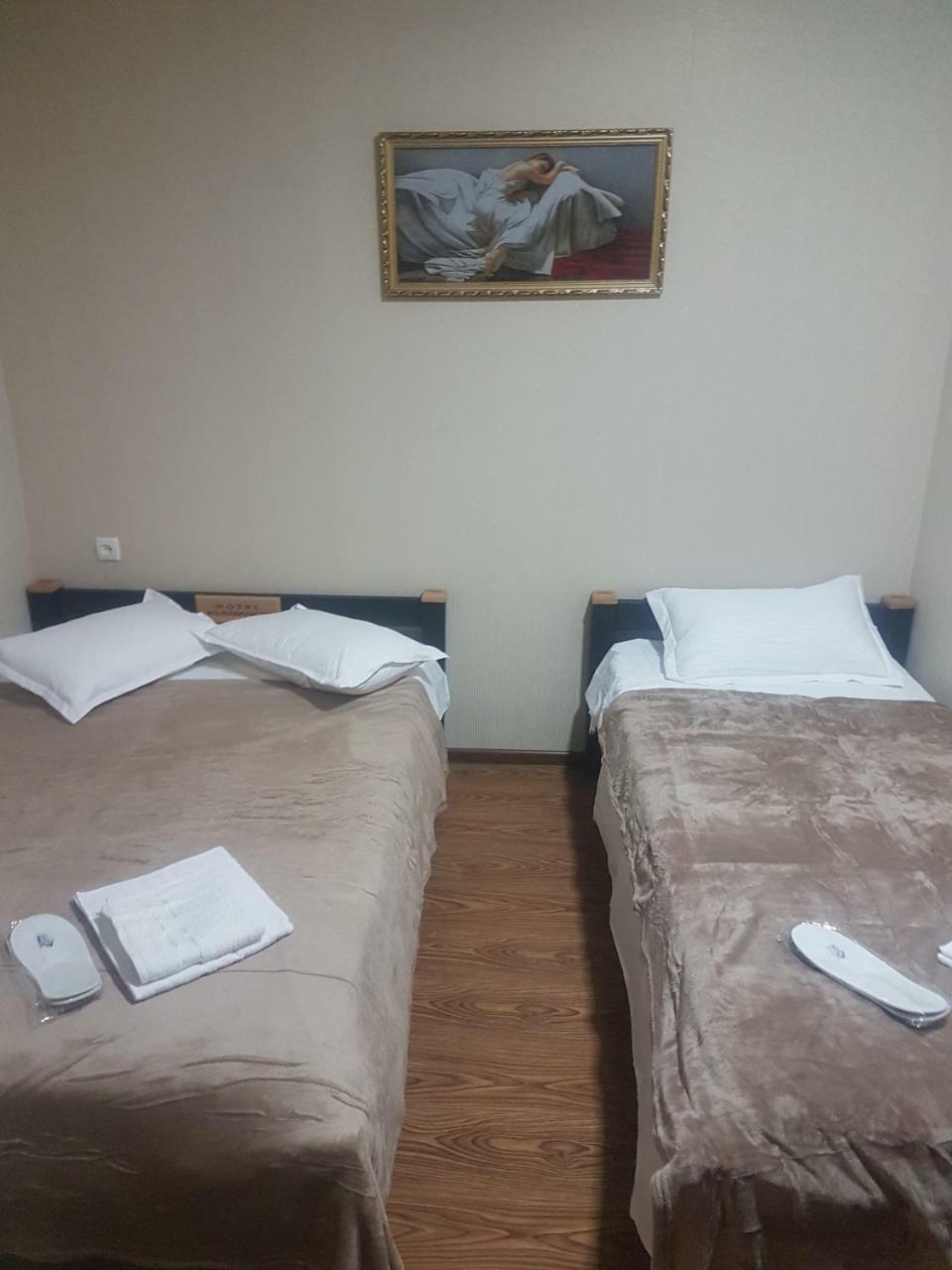 Hotel Leader Тбилиси Екстериор снимка