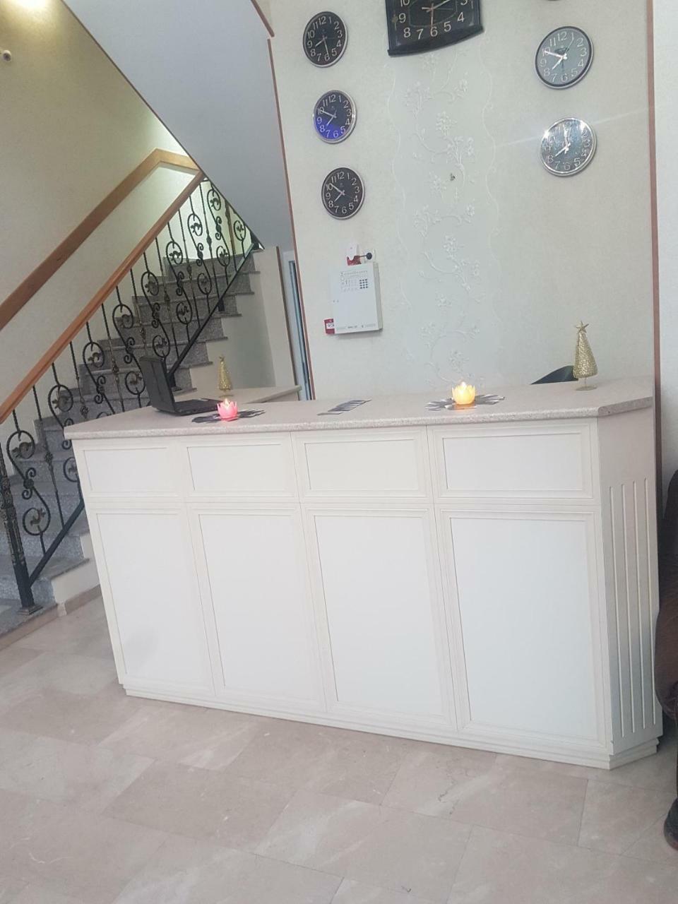 Hotel Leader Тбилиси Екстериор снимка